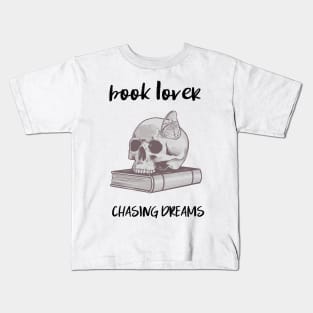 book lover chasing dreams Kids T-Shirt